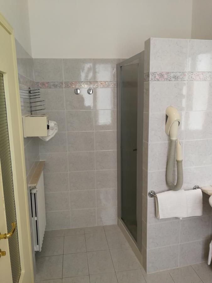 Albergo Miramonti Кастельново-не-Монти Экстерьер фото