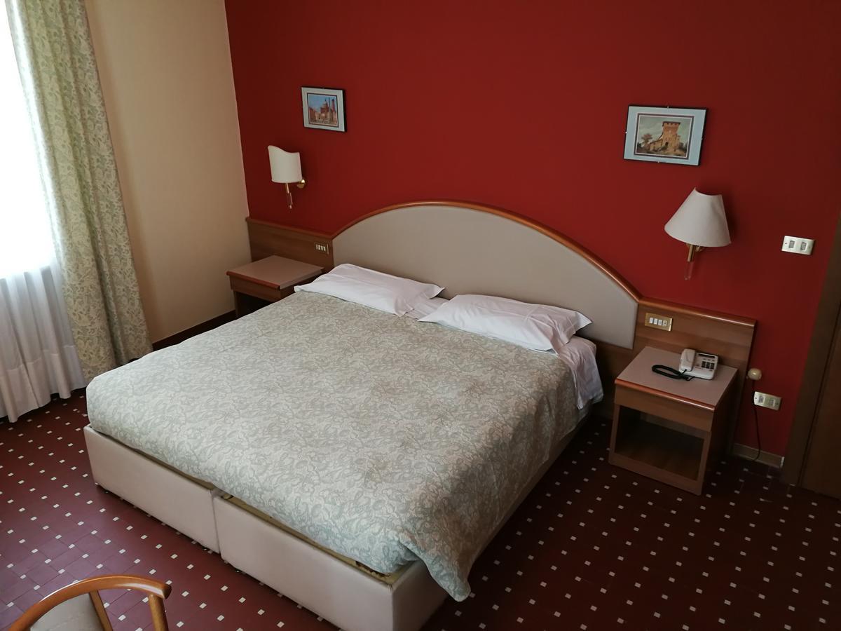 Albergo Miramonti Кастельново-не-Монти Экстерьер фото
