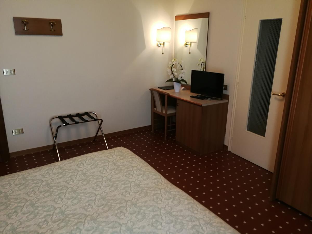 Albergo Miramonti Кастельново-не-Монти Экстерьер фото