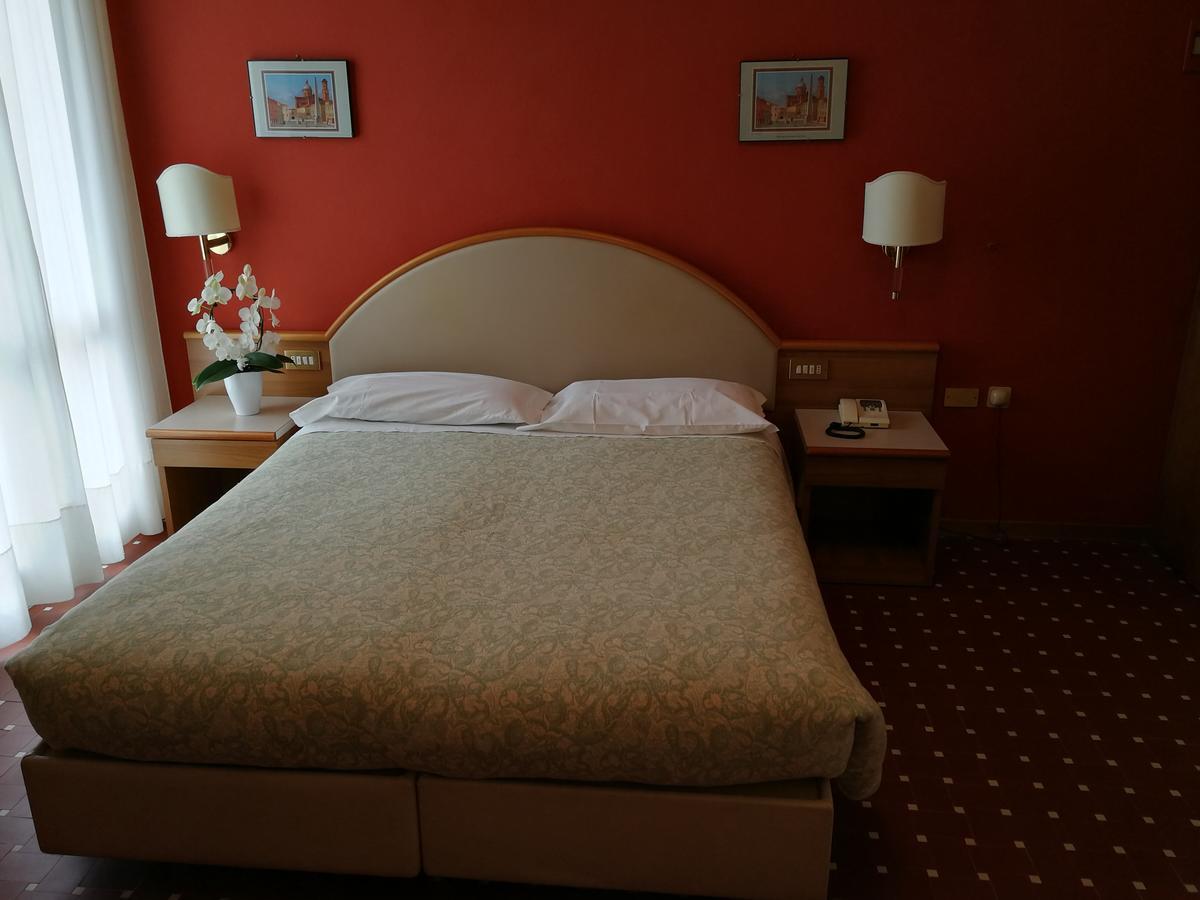 Albergo Miramonti Кастельново-не-Монти Экстерьер фото